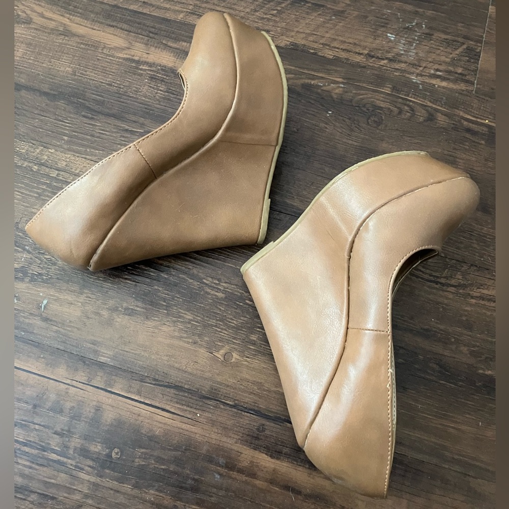 Delicacy platform wedge Tan Size 6